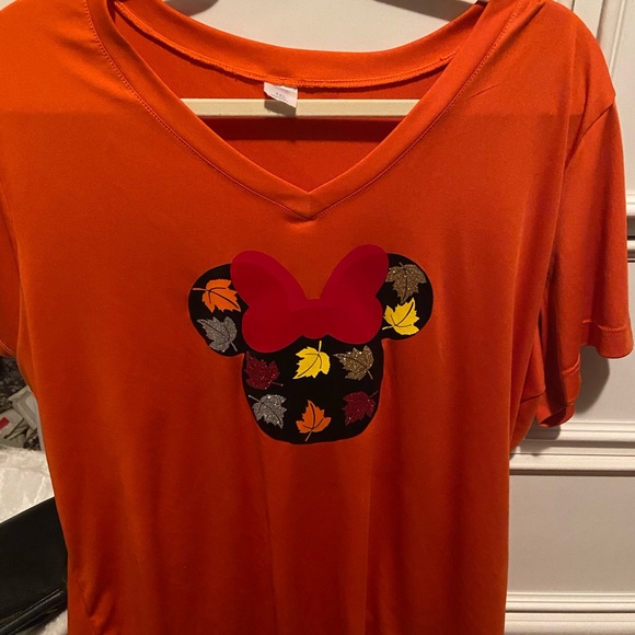 Disney Fall T-shirt - Picture 1 of 2